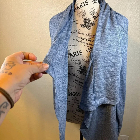 Nike Yoga Drape Cardigan Sweater Long Sleeve Gray Training Top Womens Size M - Picture 3 of 7